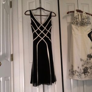 Sz 6P Black with cream trim Evening dress